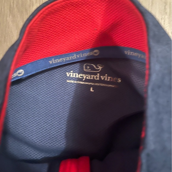 Vineyard Vines Navy and Red Performance Men's Quarter Zip Pullover 🇺🇸 - Picture 3 of 6